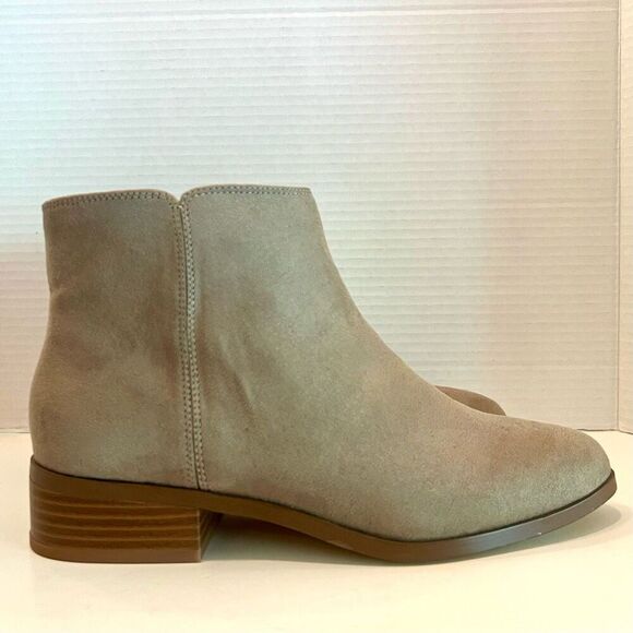 J.CREW Suede Ankle Bootie 8 *NEW* - Picture 1 of 11